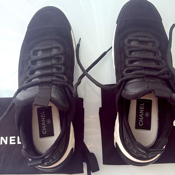 CHANEL 2025 collection suede black sneakers. - Picture 9 of 10